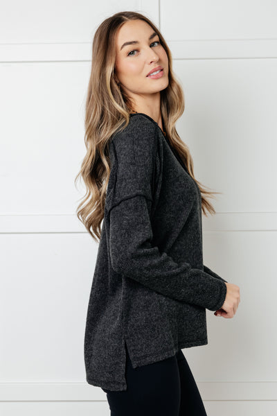 Brielle Freezing Brushed Hacci Top in Black