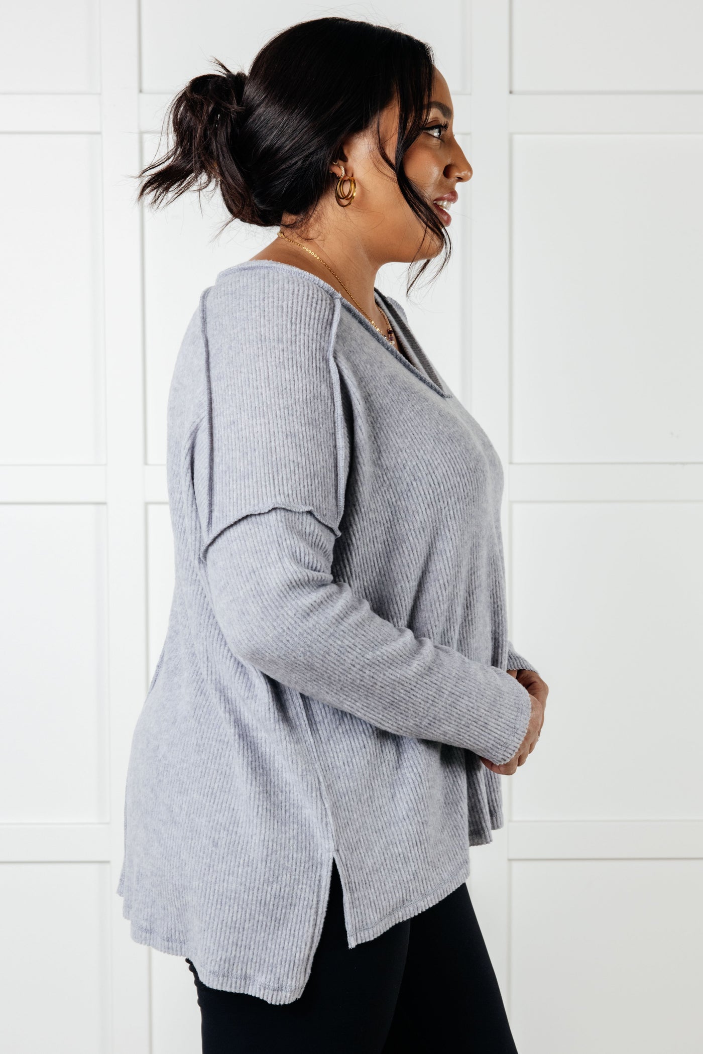 Brielle Freezing Brushed Hacci Top in Heather Grey