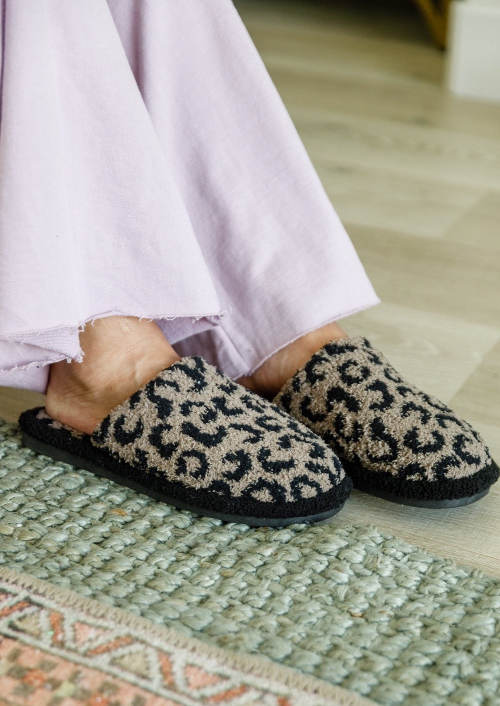 Fuzziest Feet Animal Print Slippers In Mocha