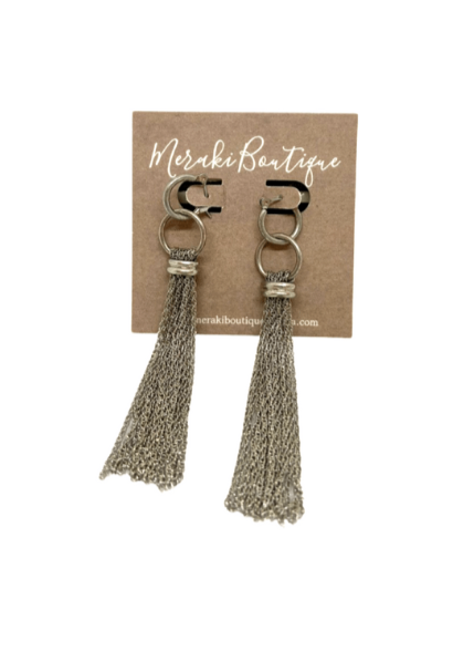 Dare You Knot Chain Earring